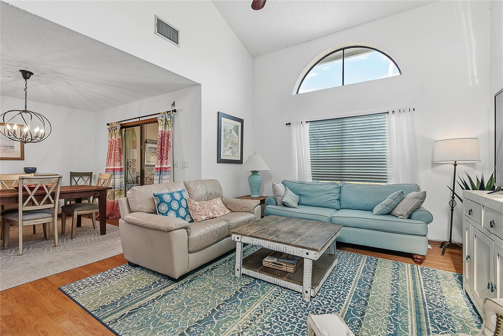 1752 WINDSONG CIRCLE photo 3