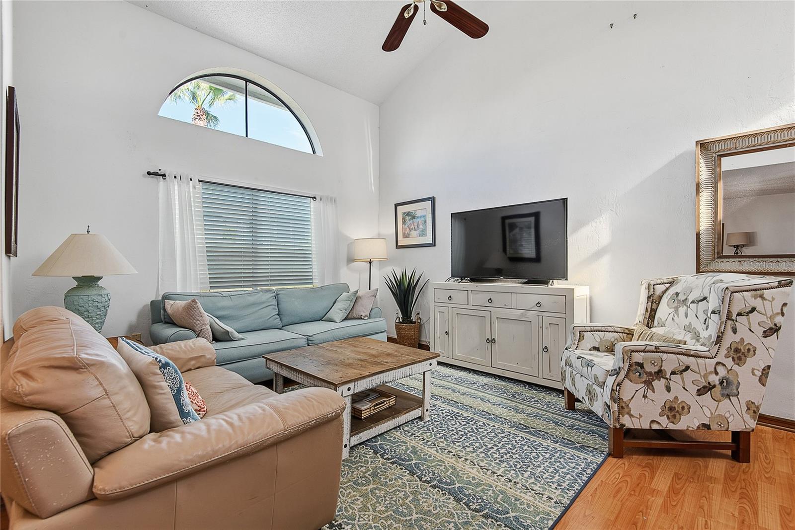 1752 WINDSONG CIRCLE photo 4