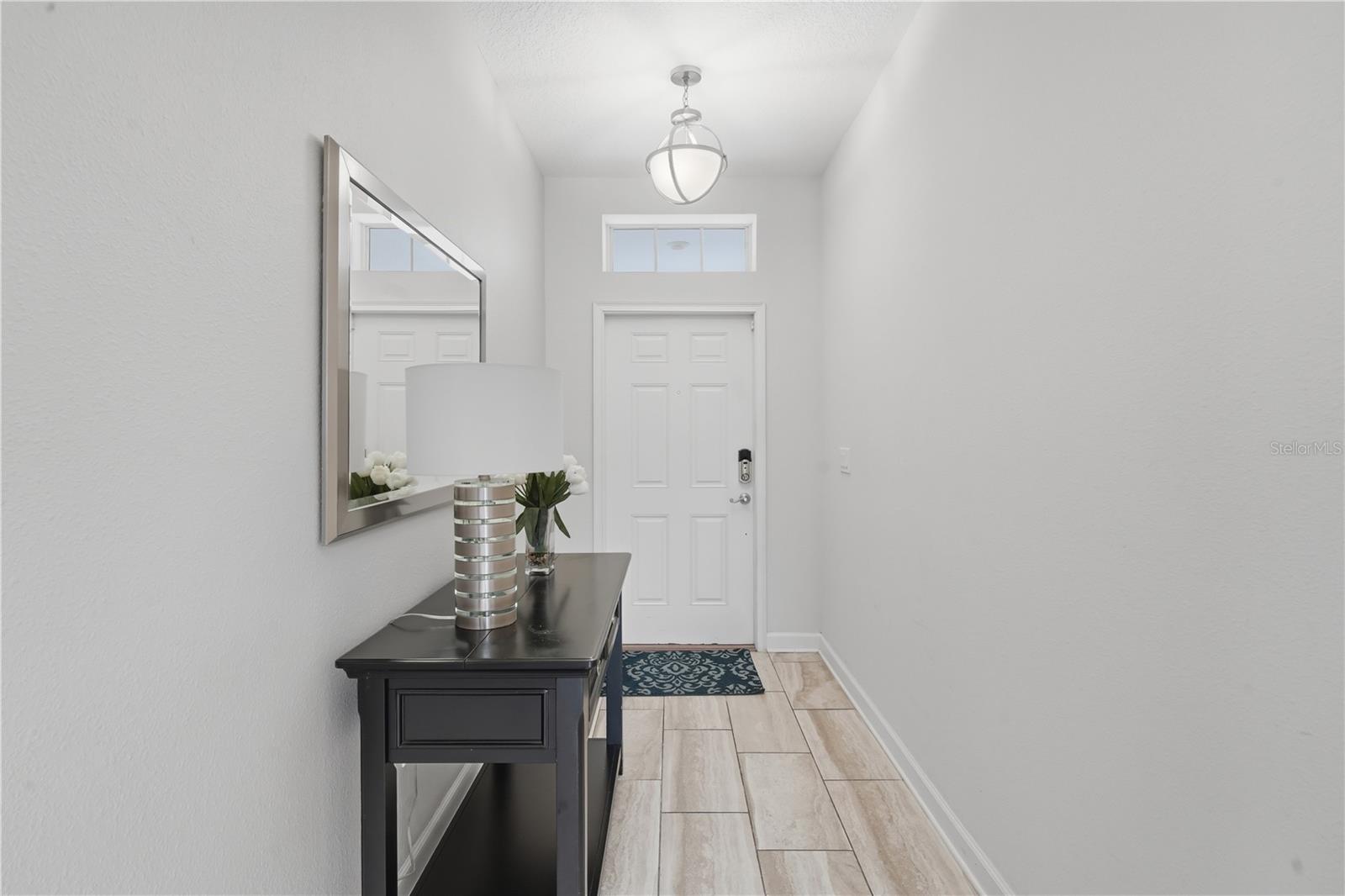 4722 Sleepy Hollow Drive — photo 4 of 40