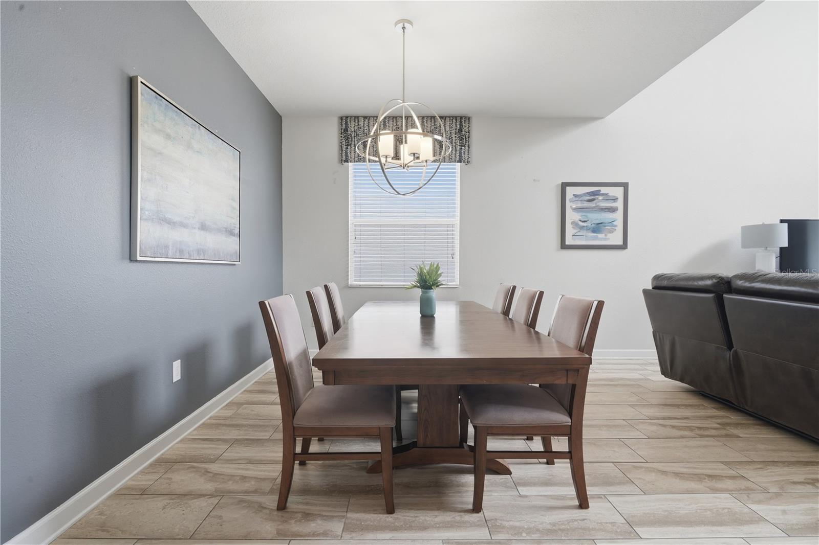 4722 Sleepy Hollow Drive — photo 5 of 40
