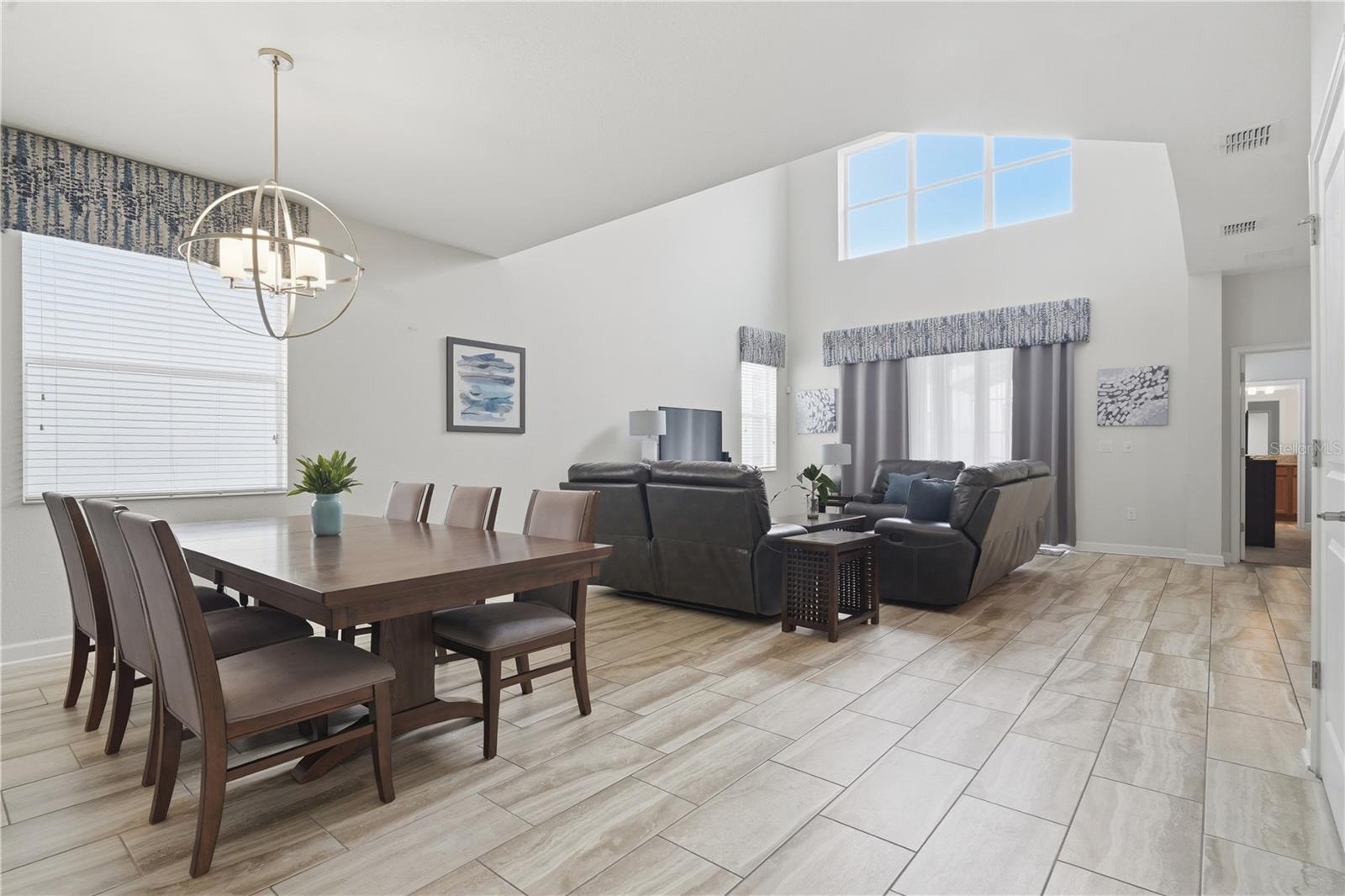 4722 Sleepy Hollow Drive — photo 6 of 40