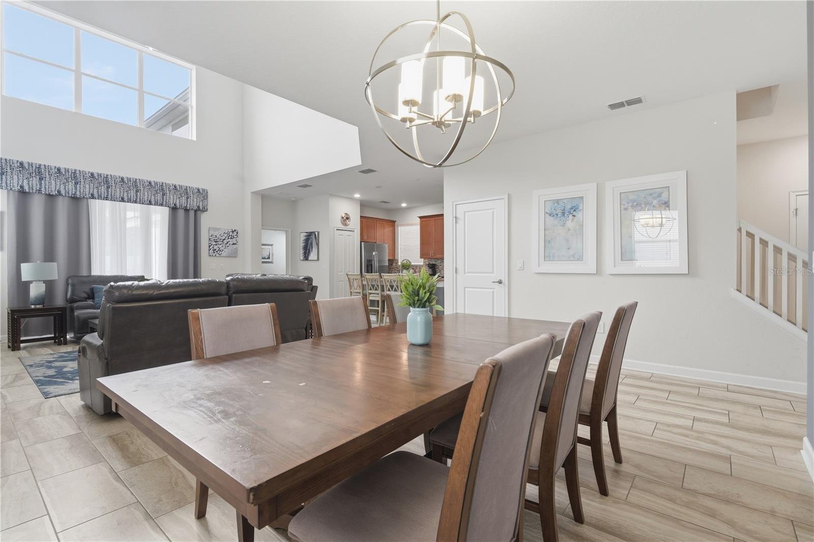 4722 Sleepy Hollow Drive — photo 7 of 40