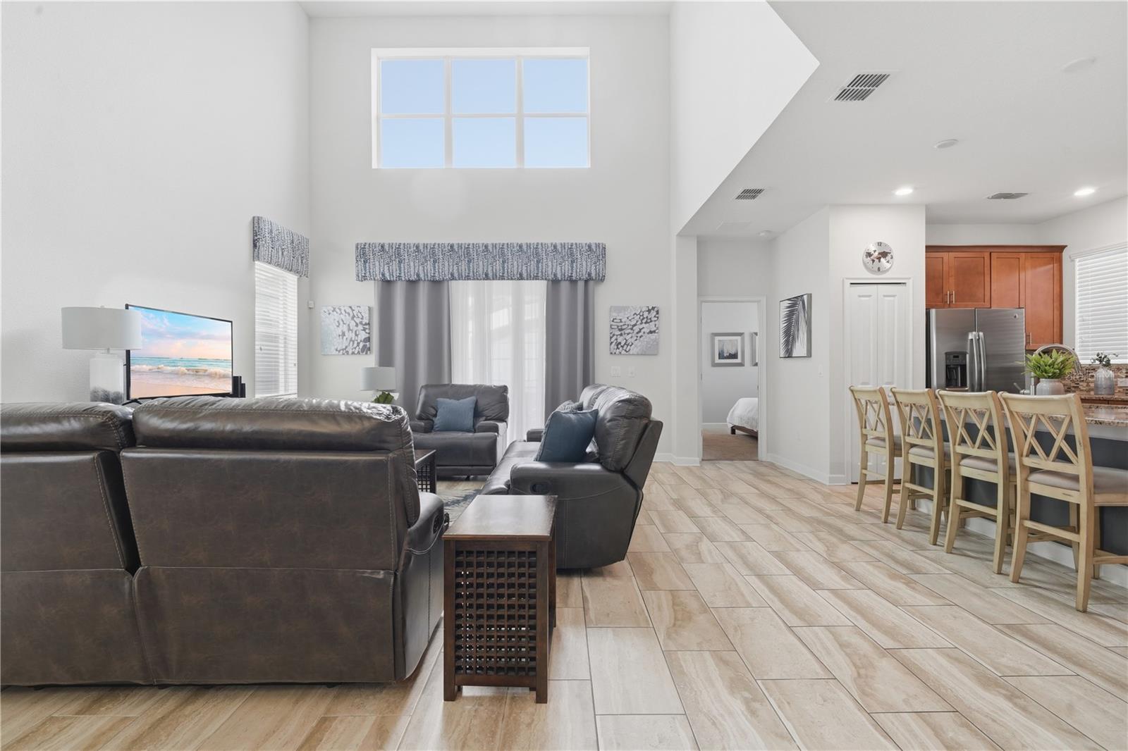 4722 Sleepy Hollow Drive — photo 10 of 40