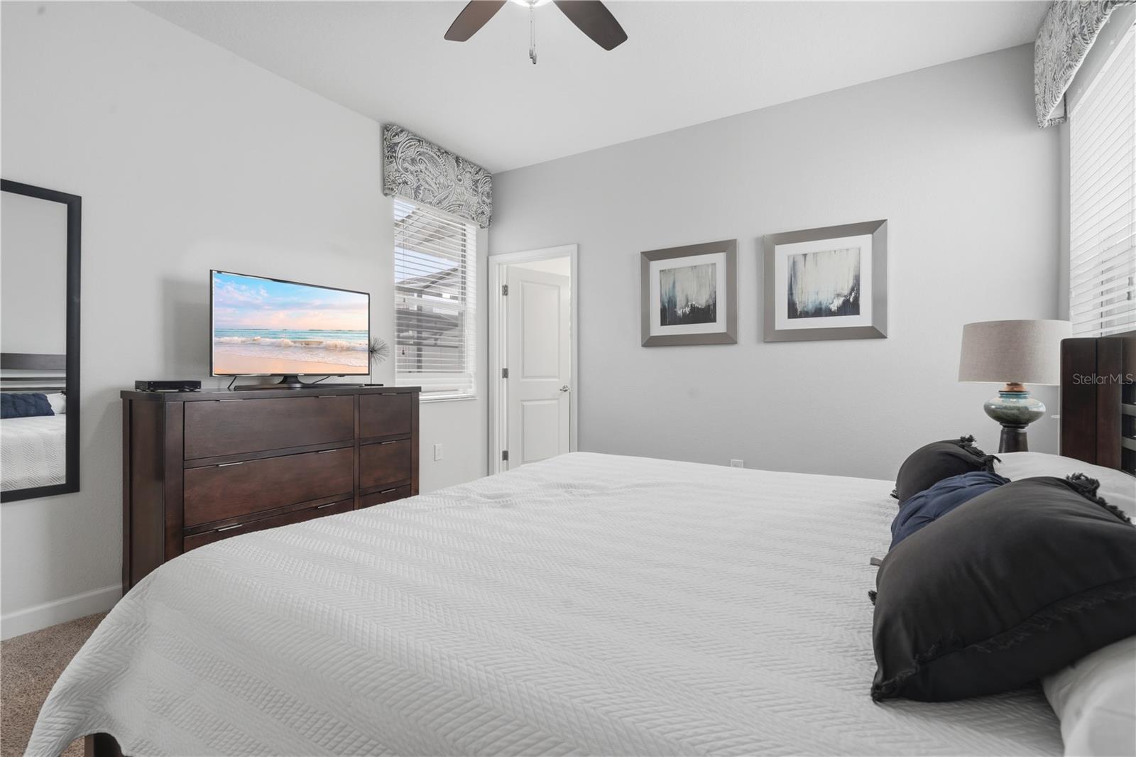 4722 Sleepy Hollow Drive — photo 23 of 40