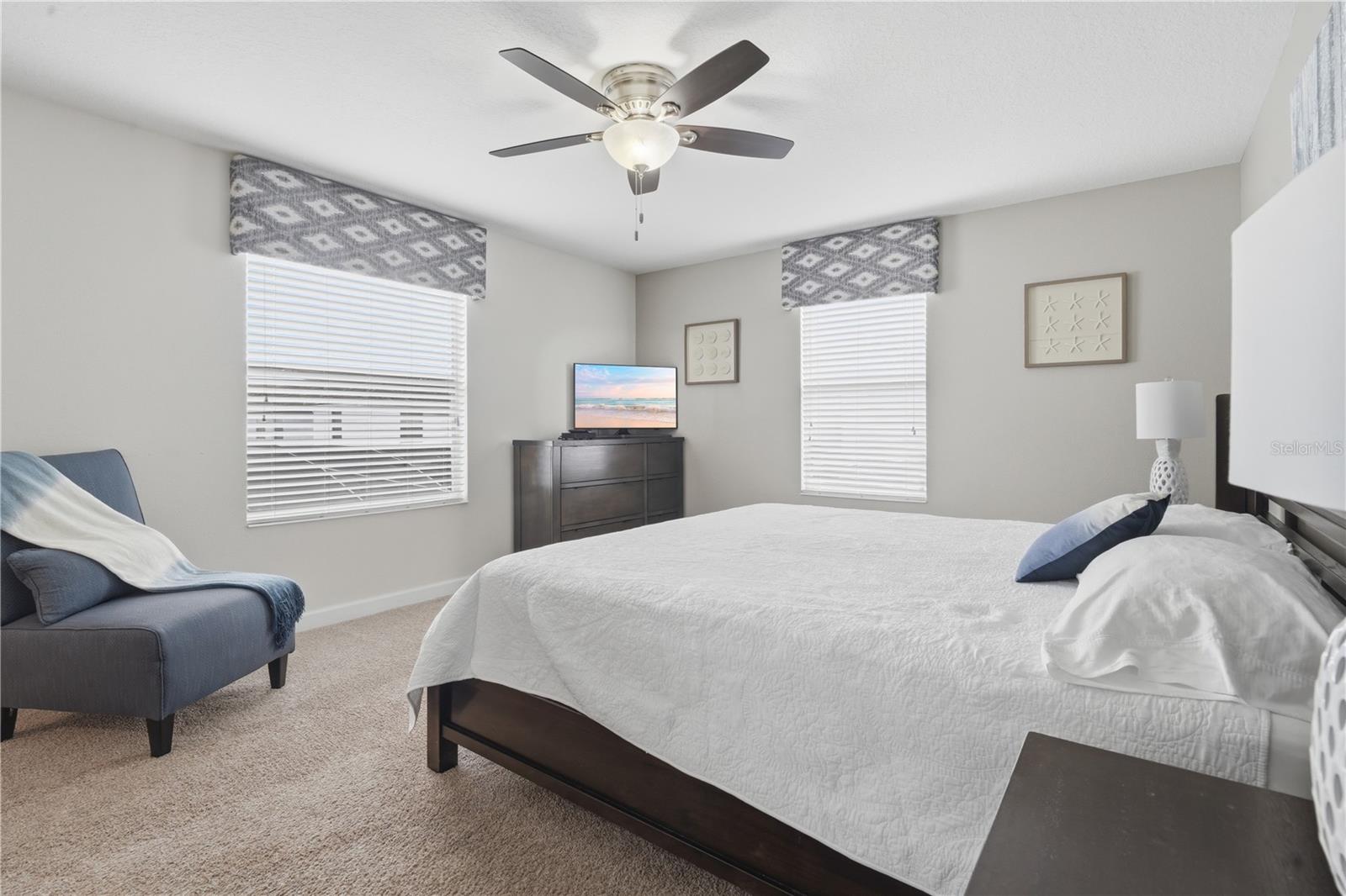 4722 Sleepy Hollow Drive — photo 33 of 40