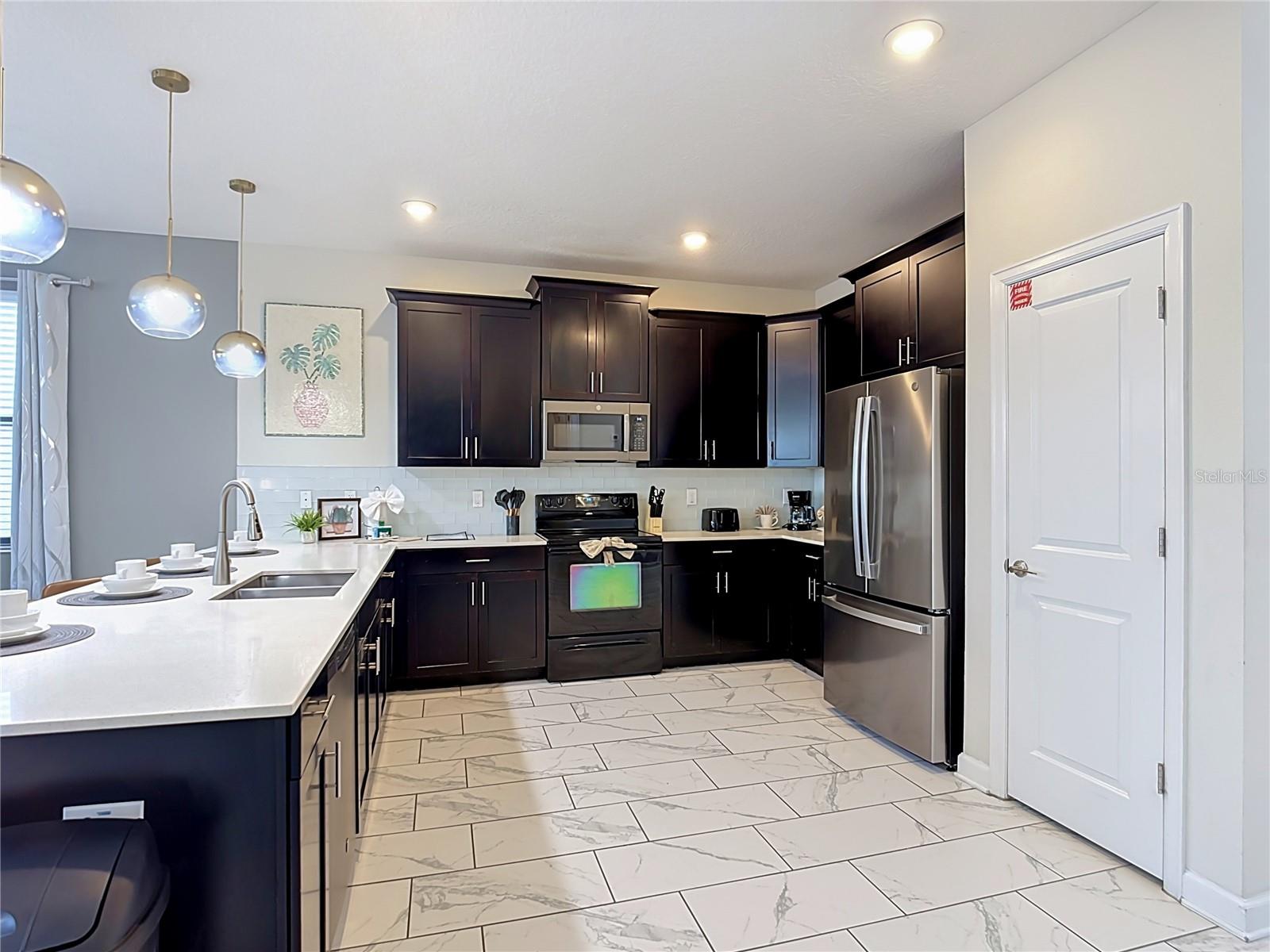 2925 Fable Street — photo 4 of 60