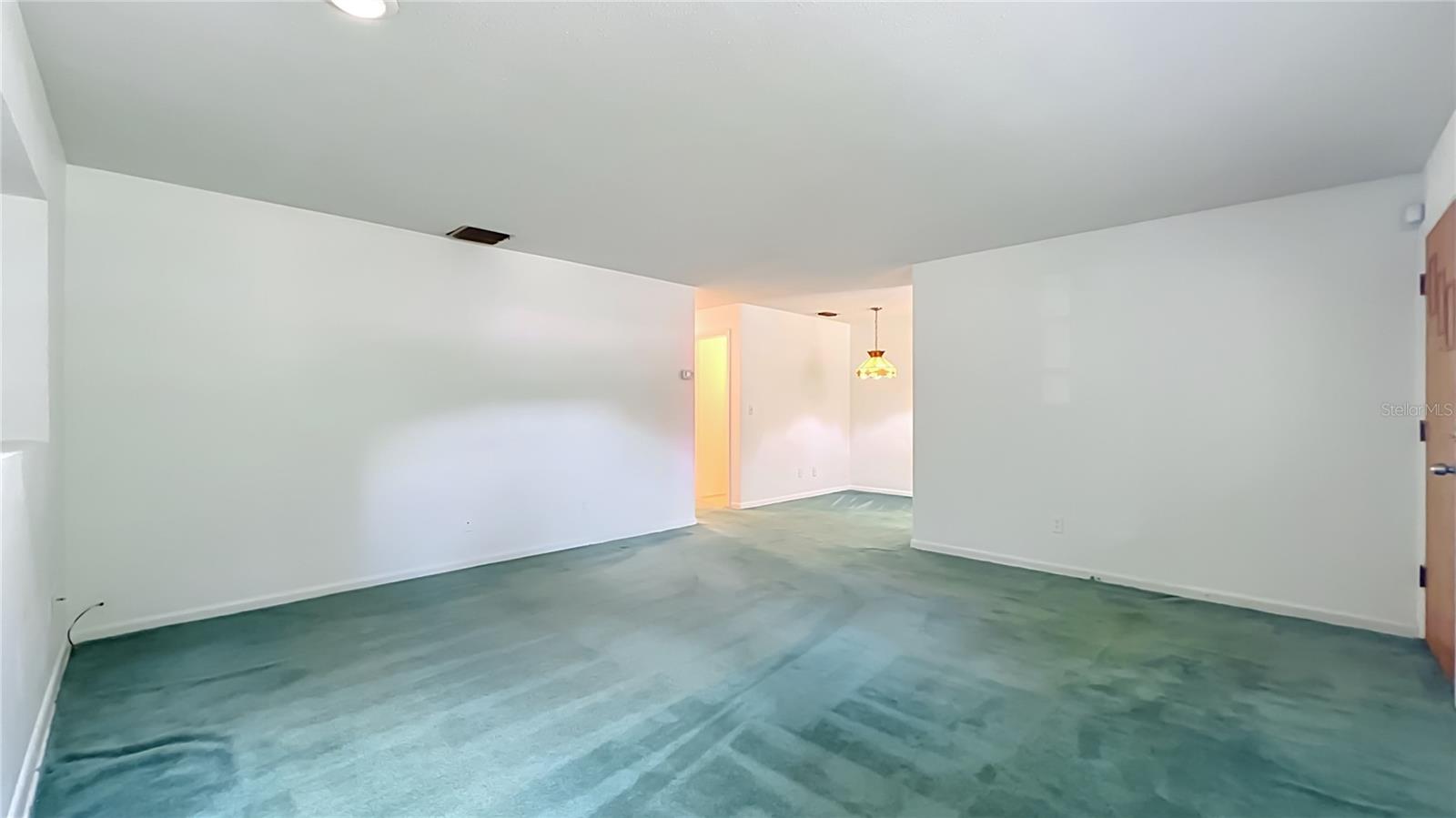 1827 ILLINOIS STREET photo 4