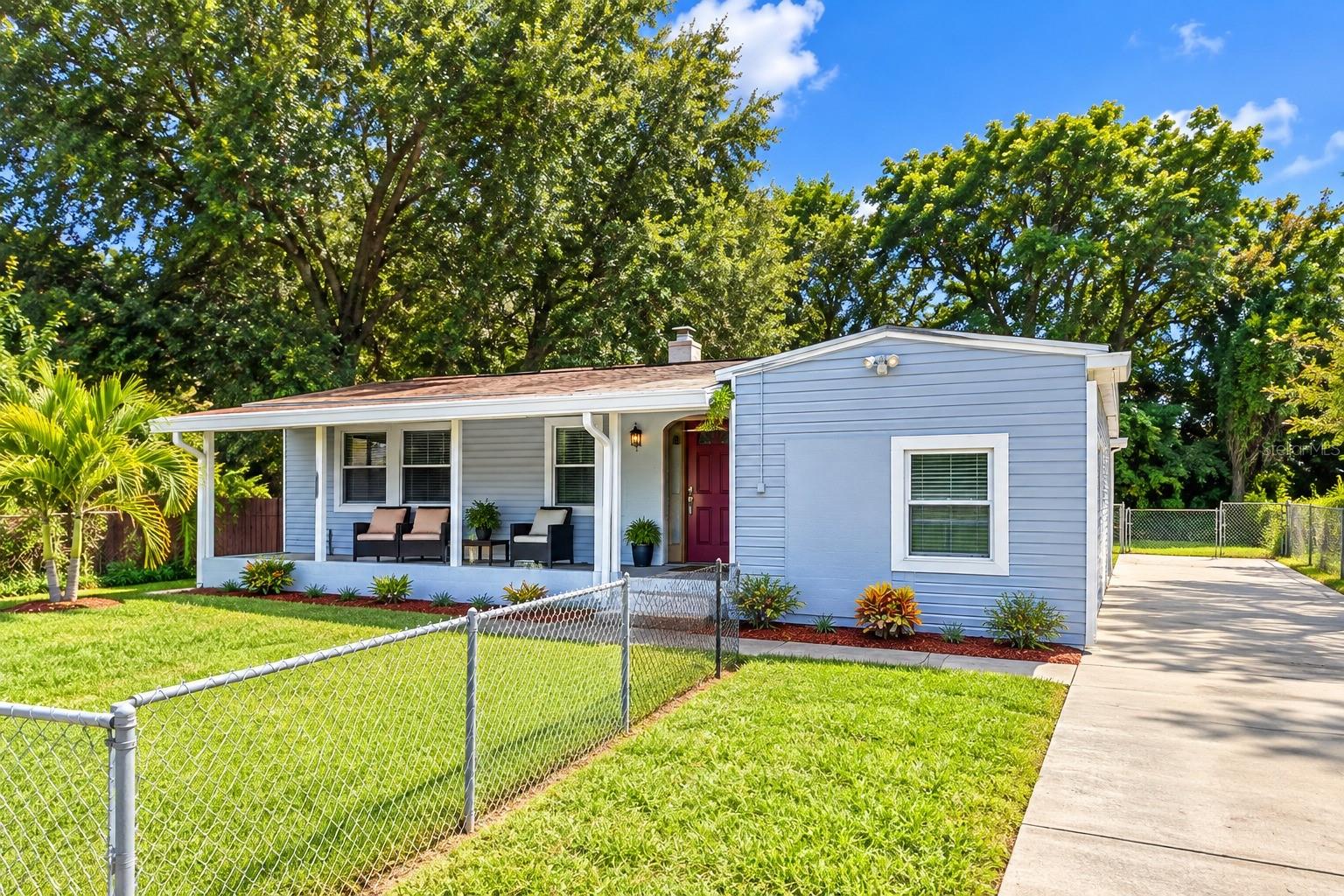 1624 GRAND STREET photo 2