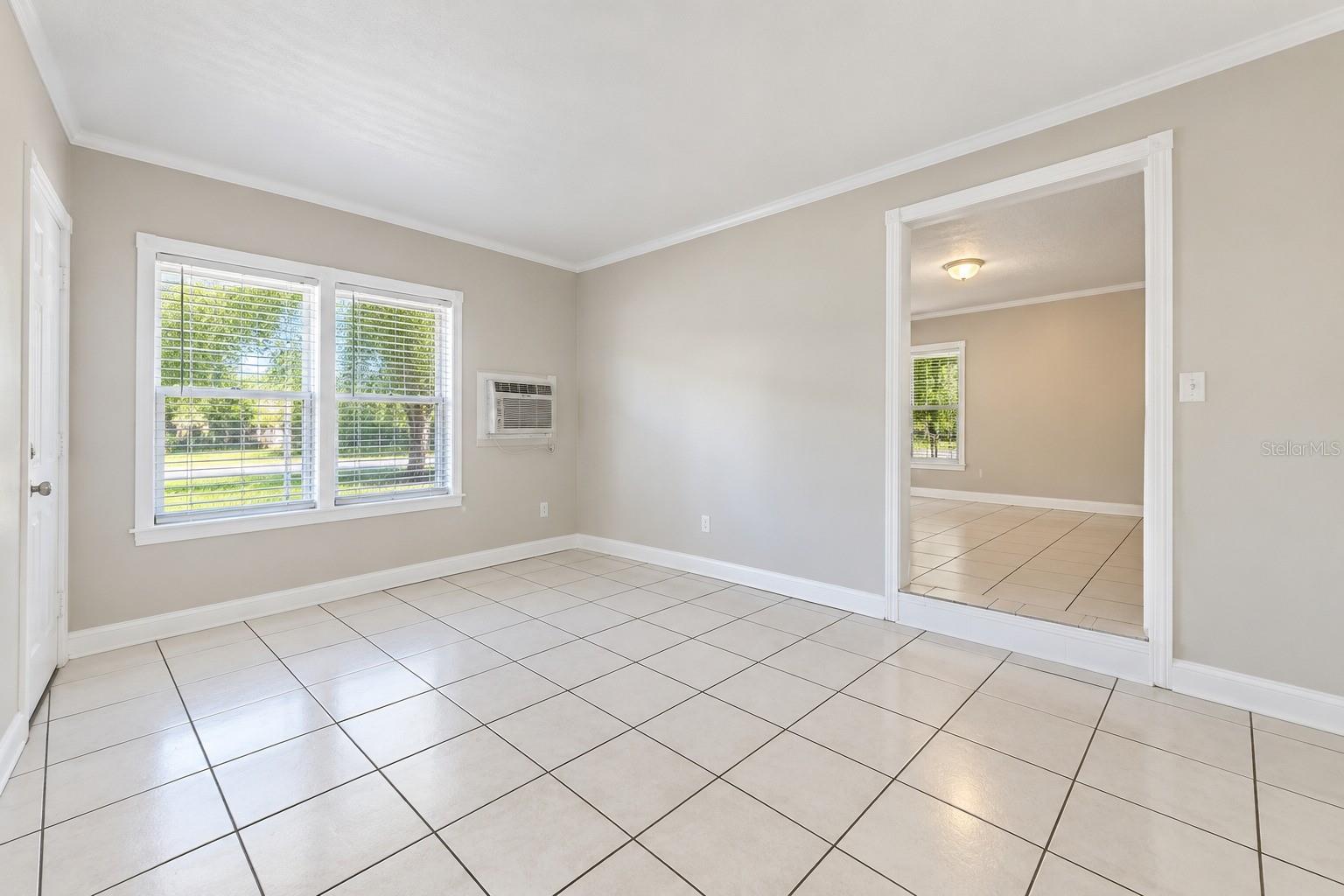 1624 GRAND STREET photo 3