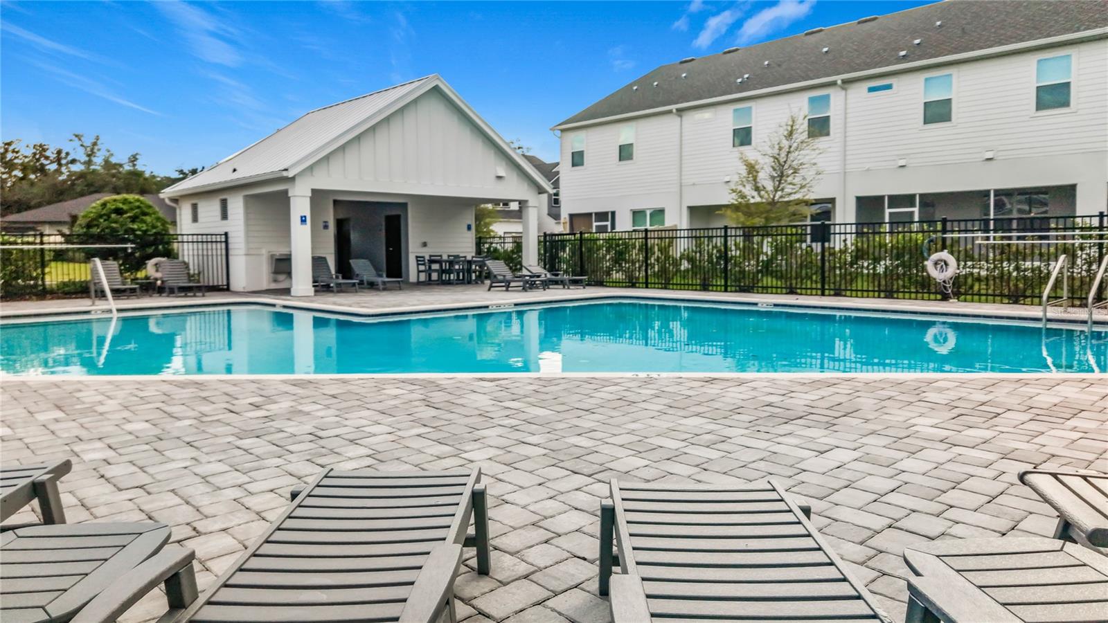 1430 BROOKDALE COURT photo 3