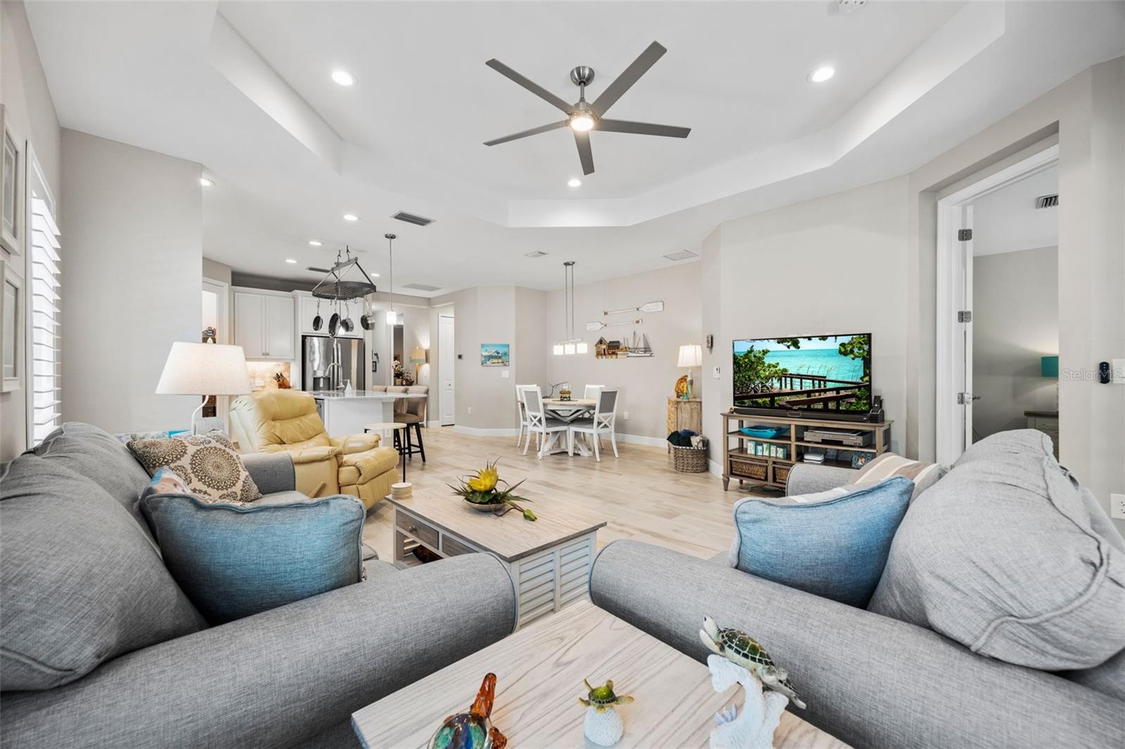 7008 MISTRAL WAY photo 2