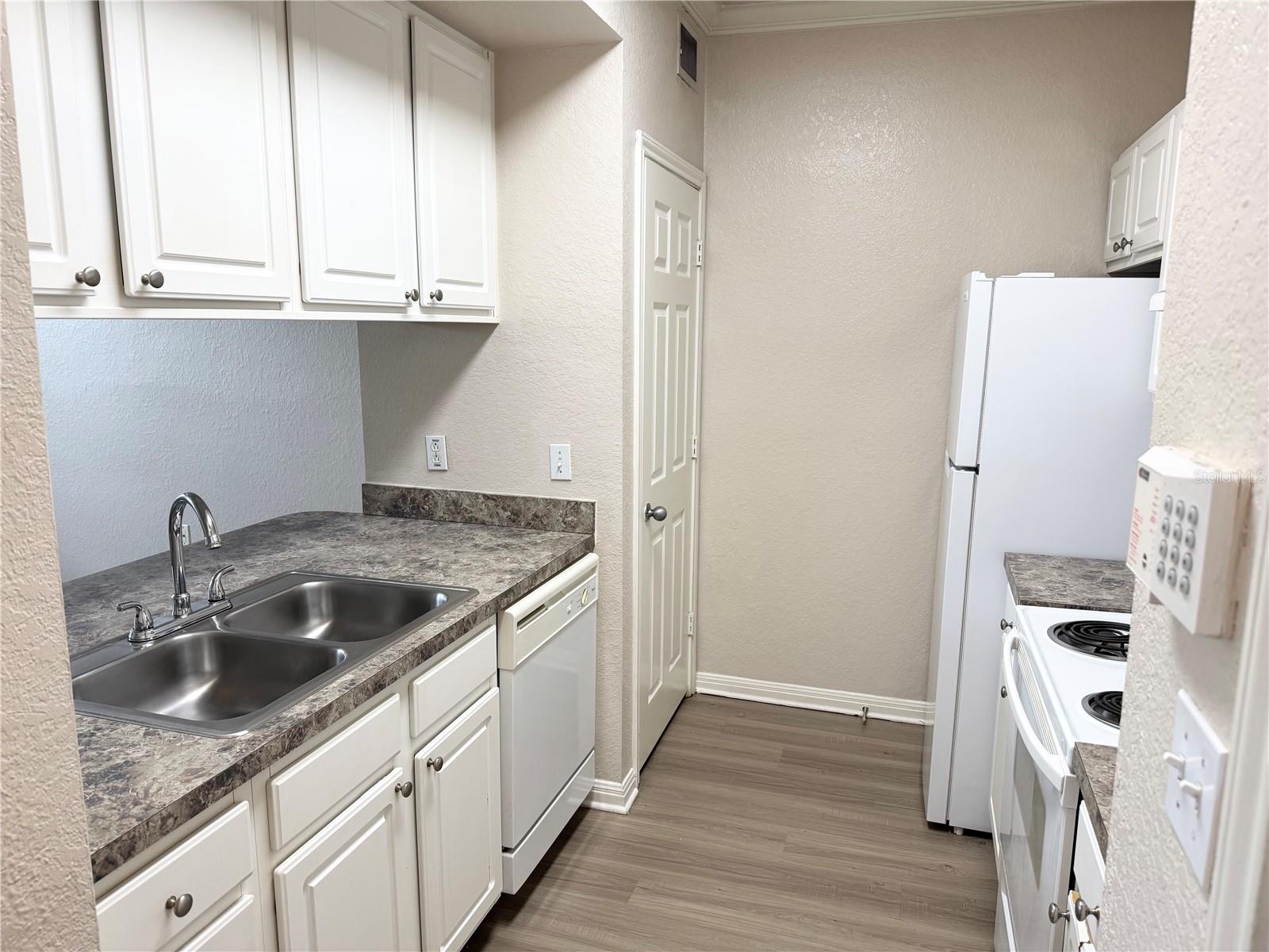 911 N ORANGE AVENUE #445 photo 5