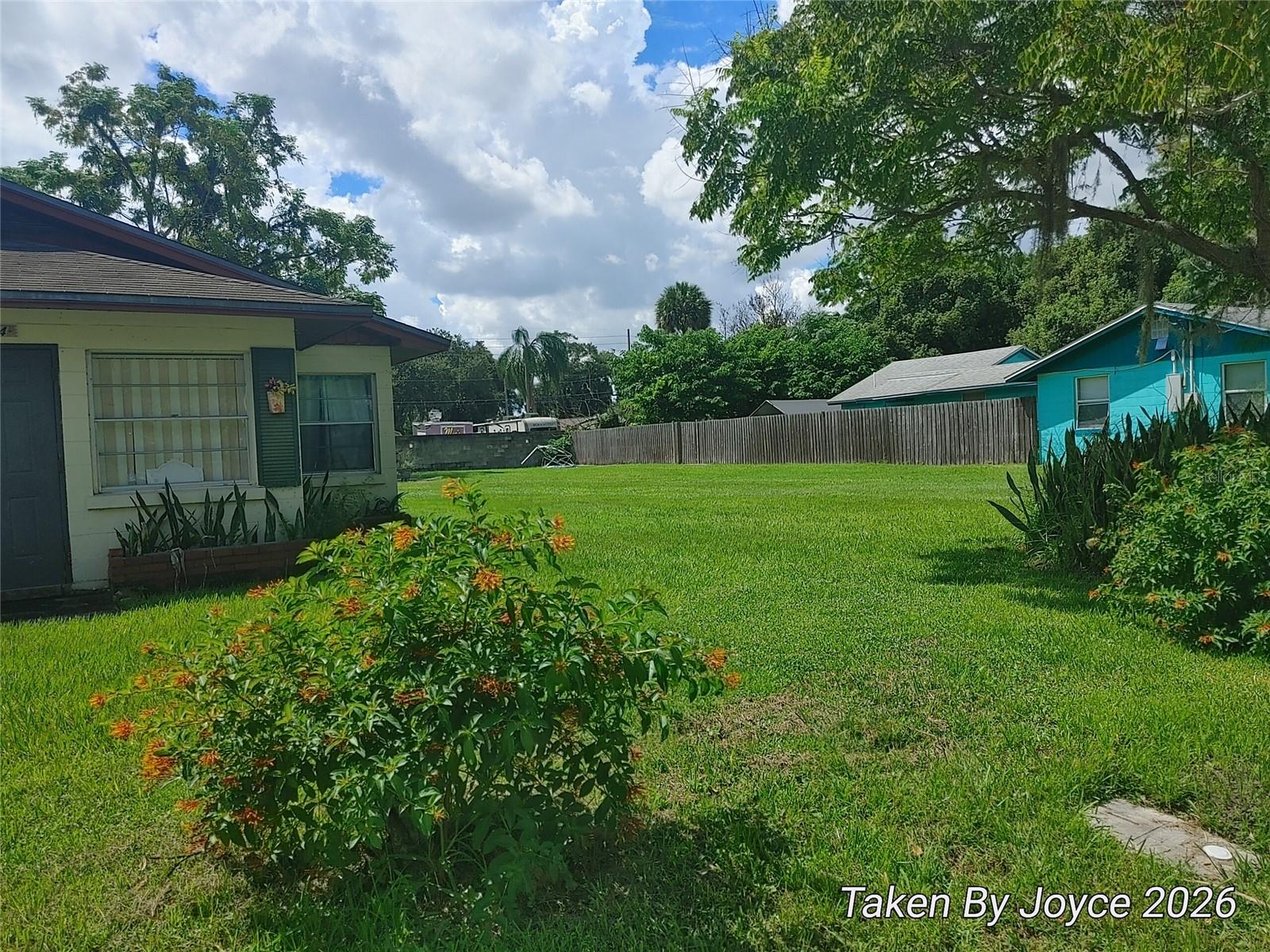 1424 W KALEY AVENUE photo 3
