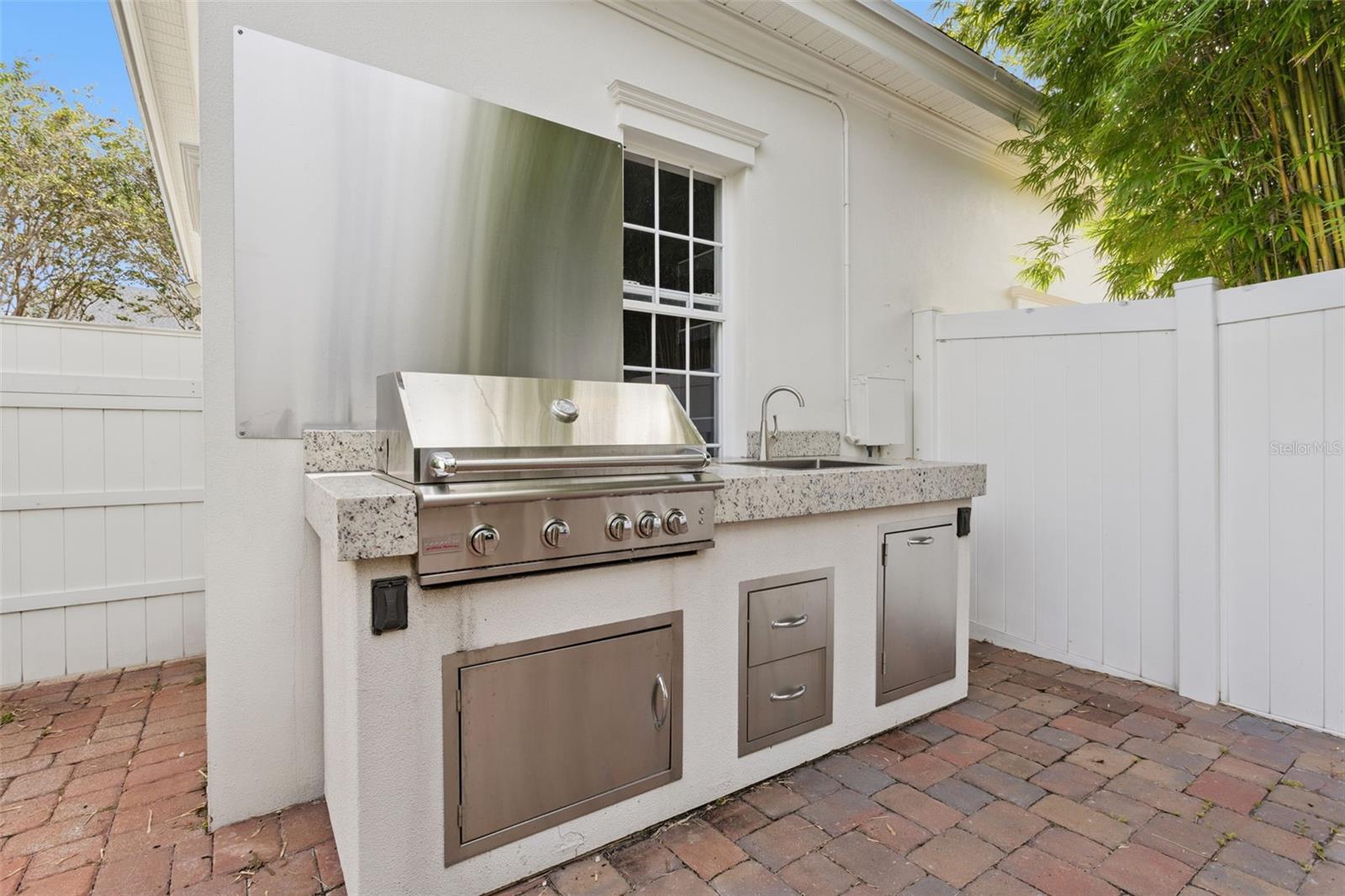 1011 JUEL STREET photo 3