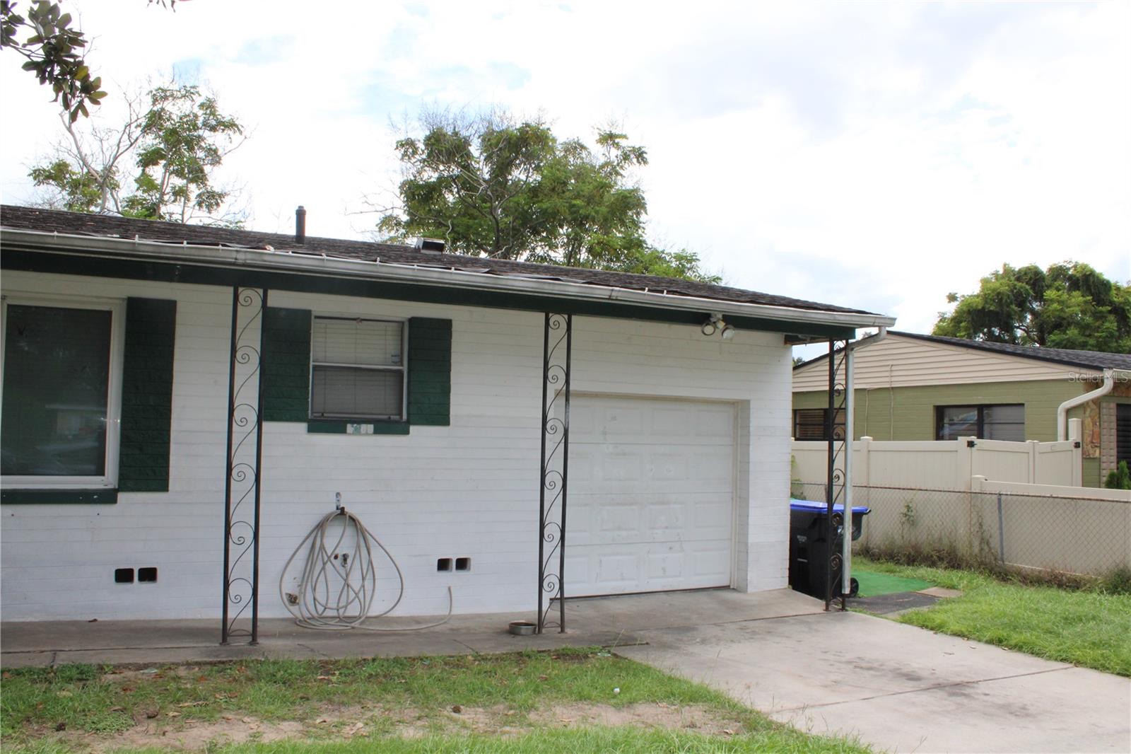 1638 GRAND STREET photo 3