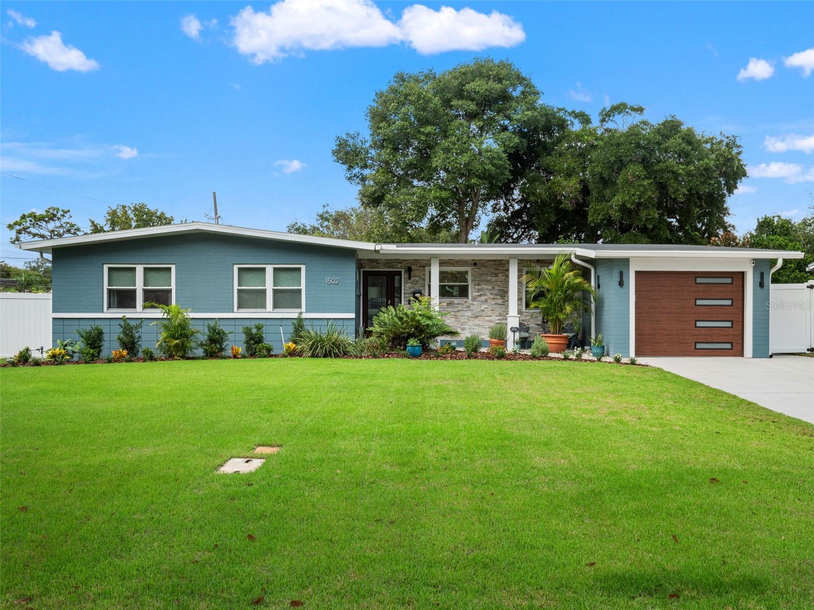 1502 DOVE DRIVE photo 2