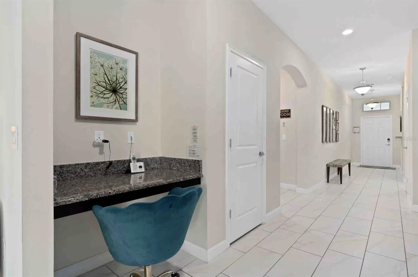 4700 Sleepy Hollow Drive — photo 4 of 39