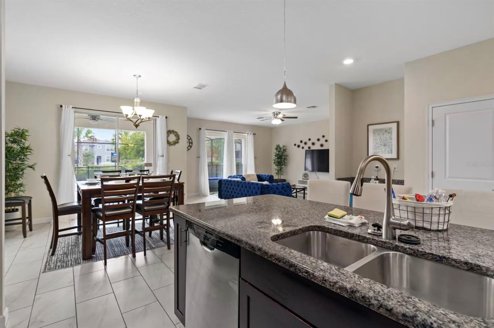 4700 Sleepy Hollow Drive — photo 8 of 39
