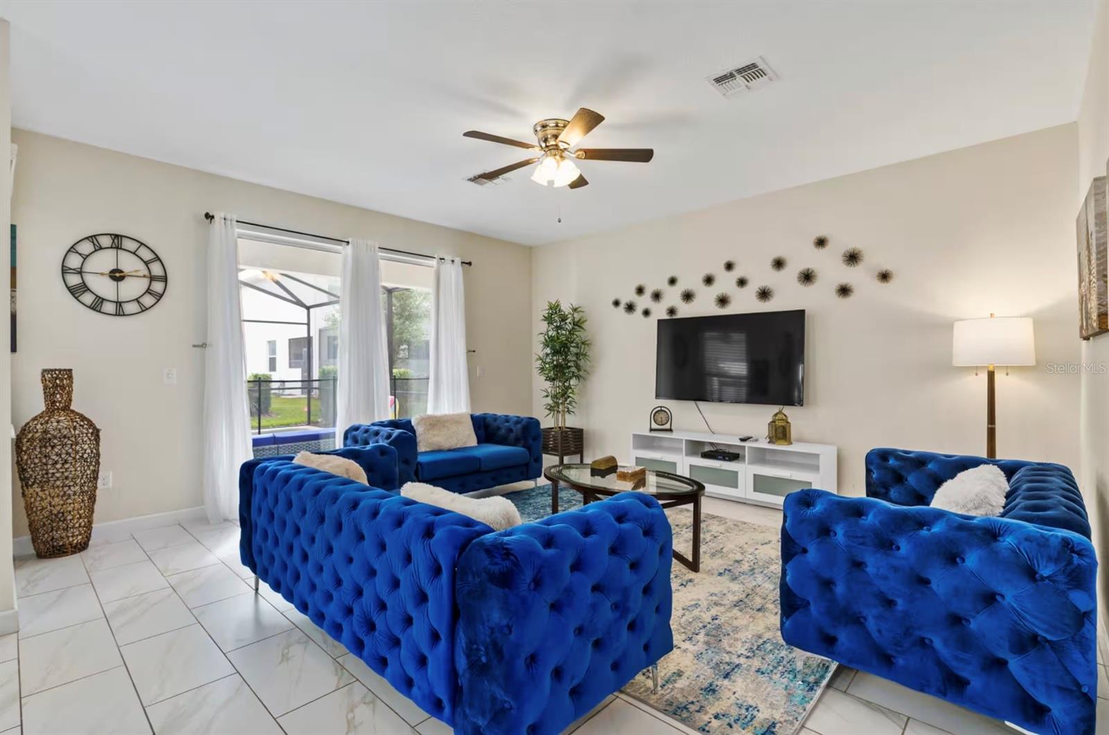 4700 Sleepy Hollow Drive — photo 9 of 39