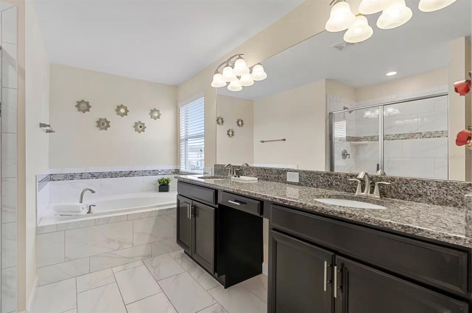 4700 Sleepy Hollow Drive — photo 18 of 39