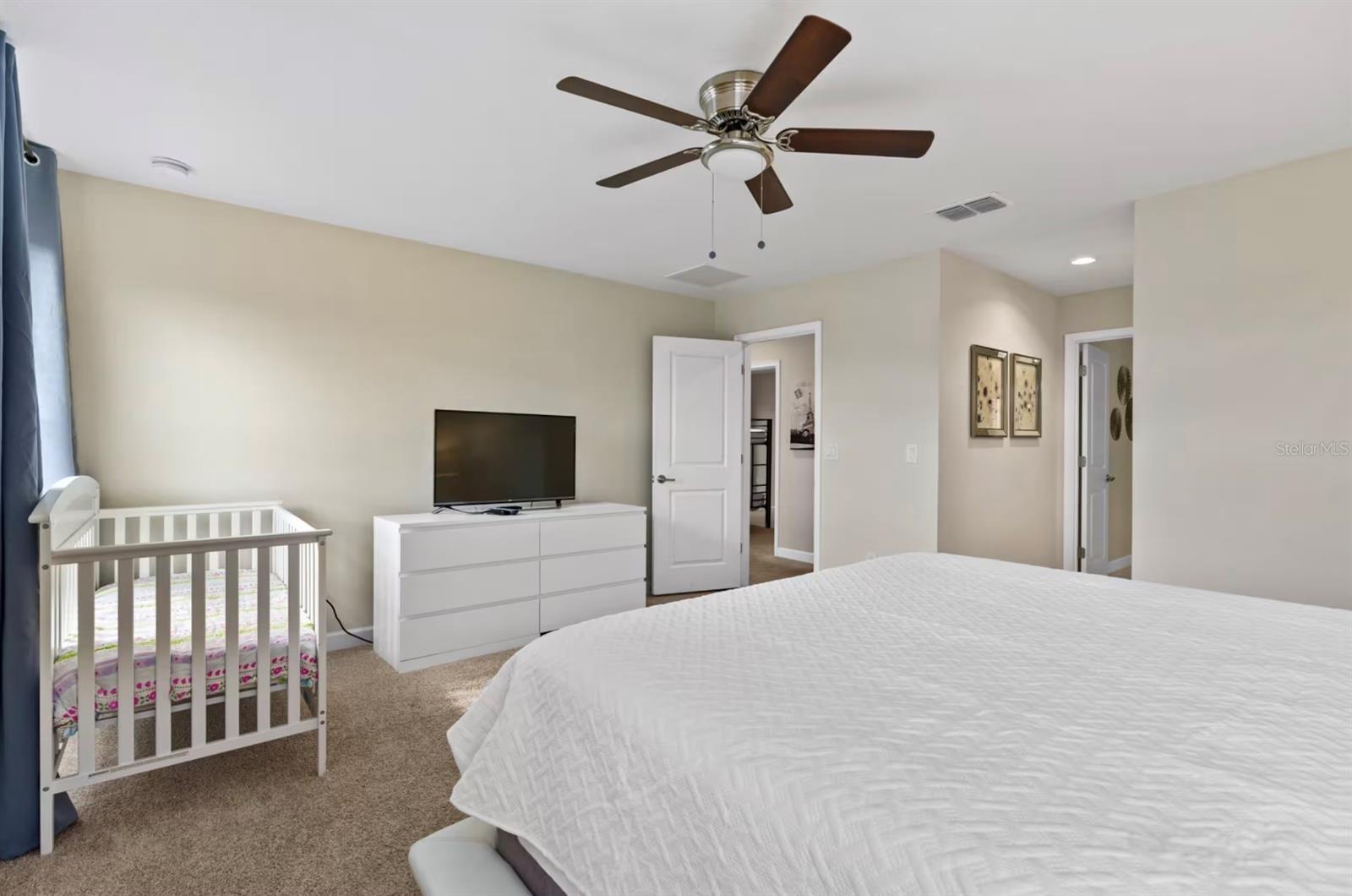 4700 Sleepy Hollow Drive — photo 23 of 39