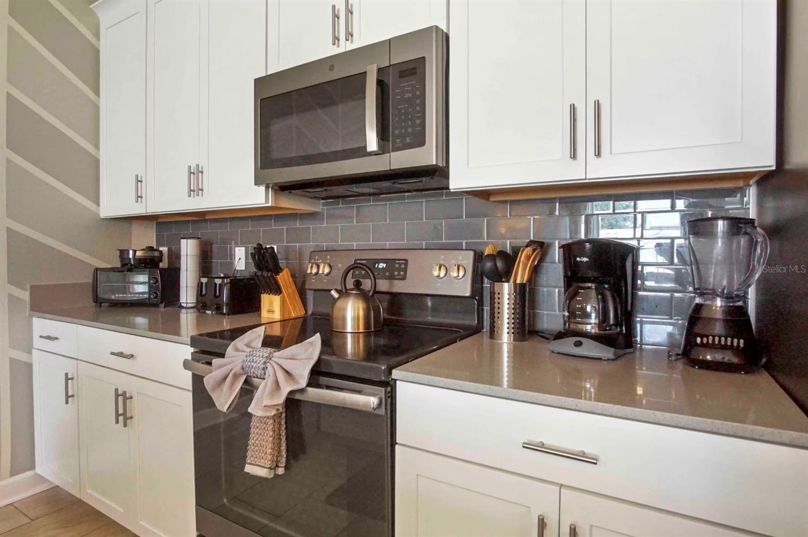 4965 Windermere Avenue — photo 9 of 30