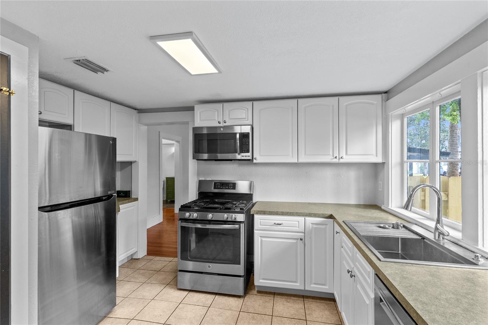 12 N FOREST AVENUE photo 5