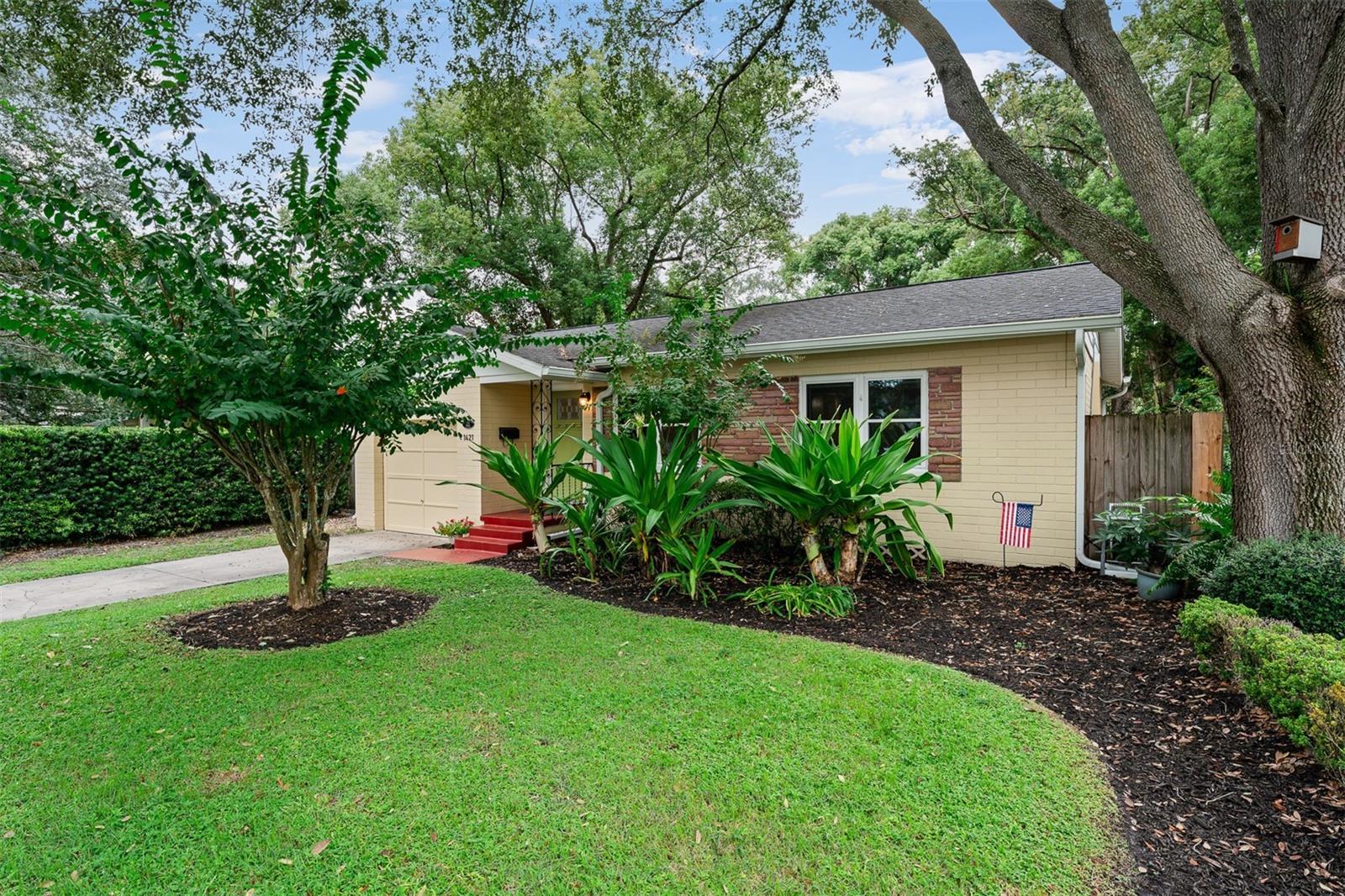 1421 E HARWOOD STREET photo 2