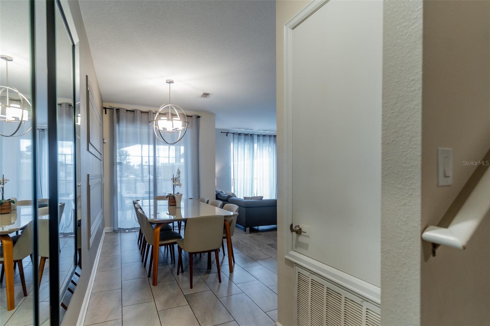 4985 Windermere Avenue — photo 16 of 60
