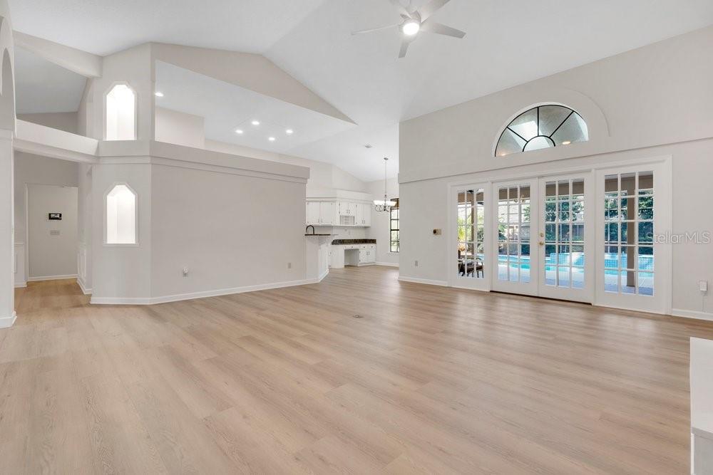 8021 LANDGROVE COURT photo 5