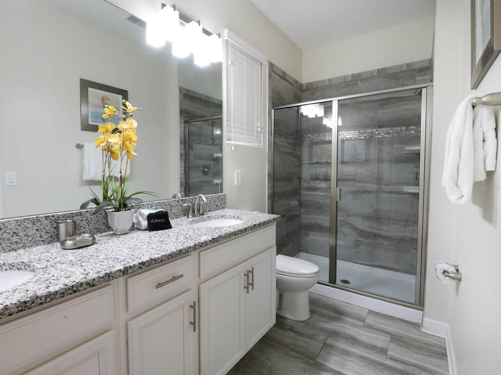 4726 Sleepy Hollow Drive — photo 15 of 52