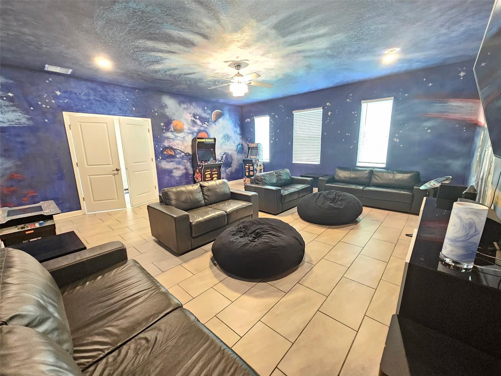 4557 Target Boulevard — photo 6 of 35