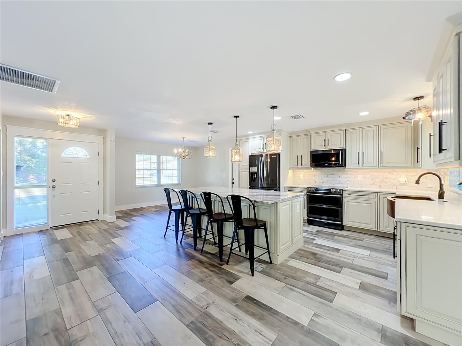 346 ELKHORN COURT photo 5