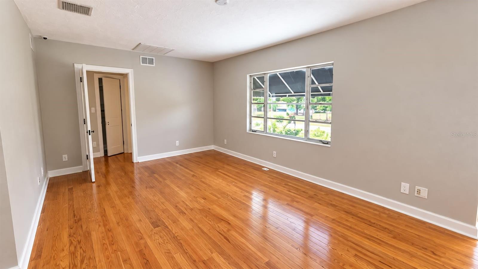 2217 PRINCETON COURT photo 4