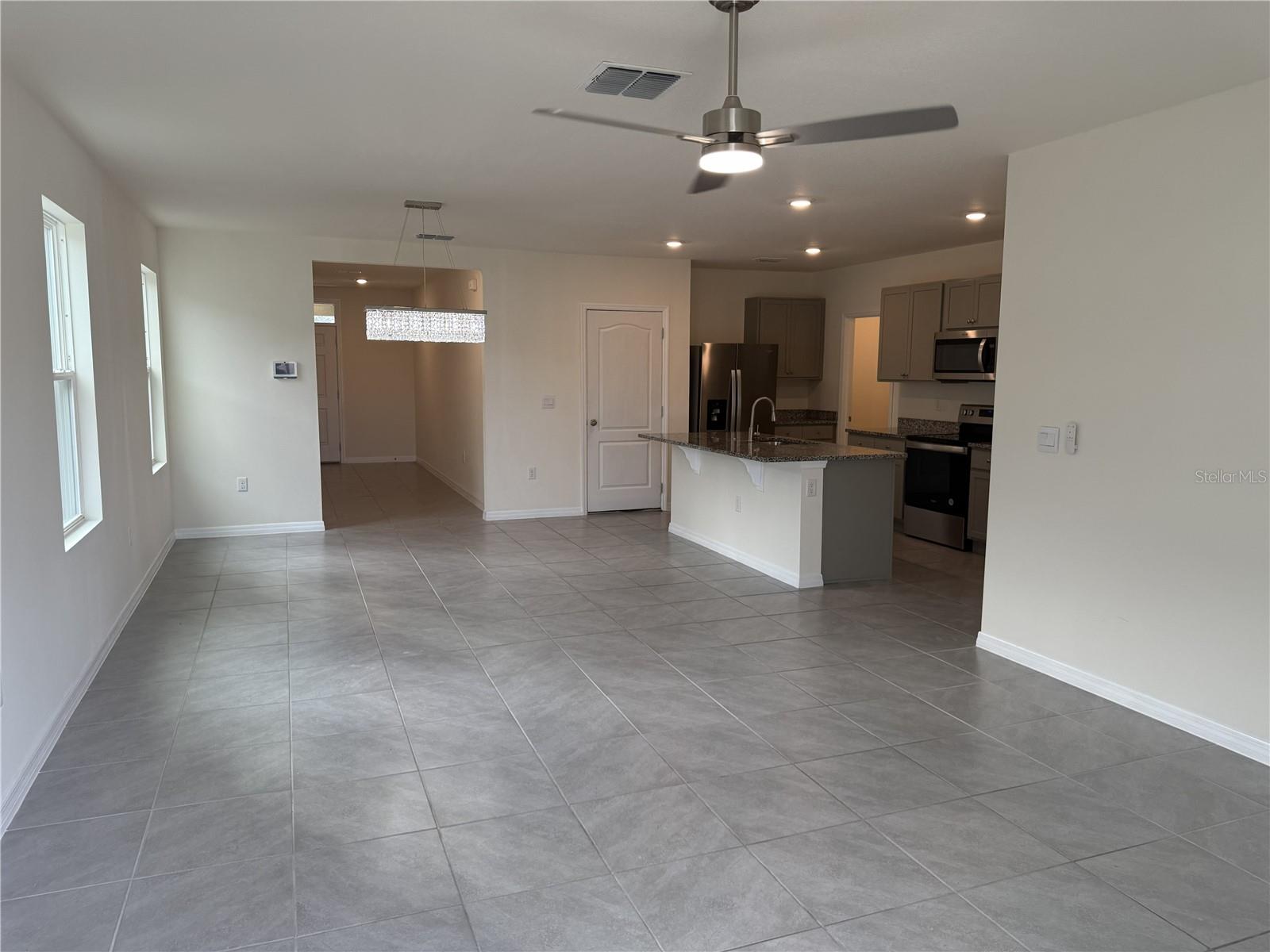1071 CASCADE DRIVE photo 3