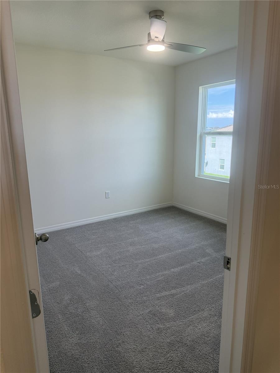 1071 CASCADE DRIVE photo 5