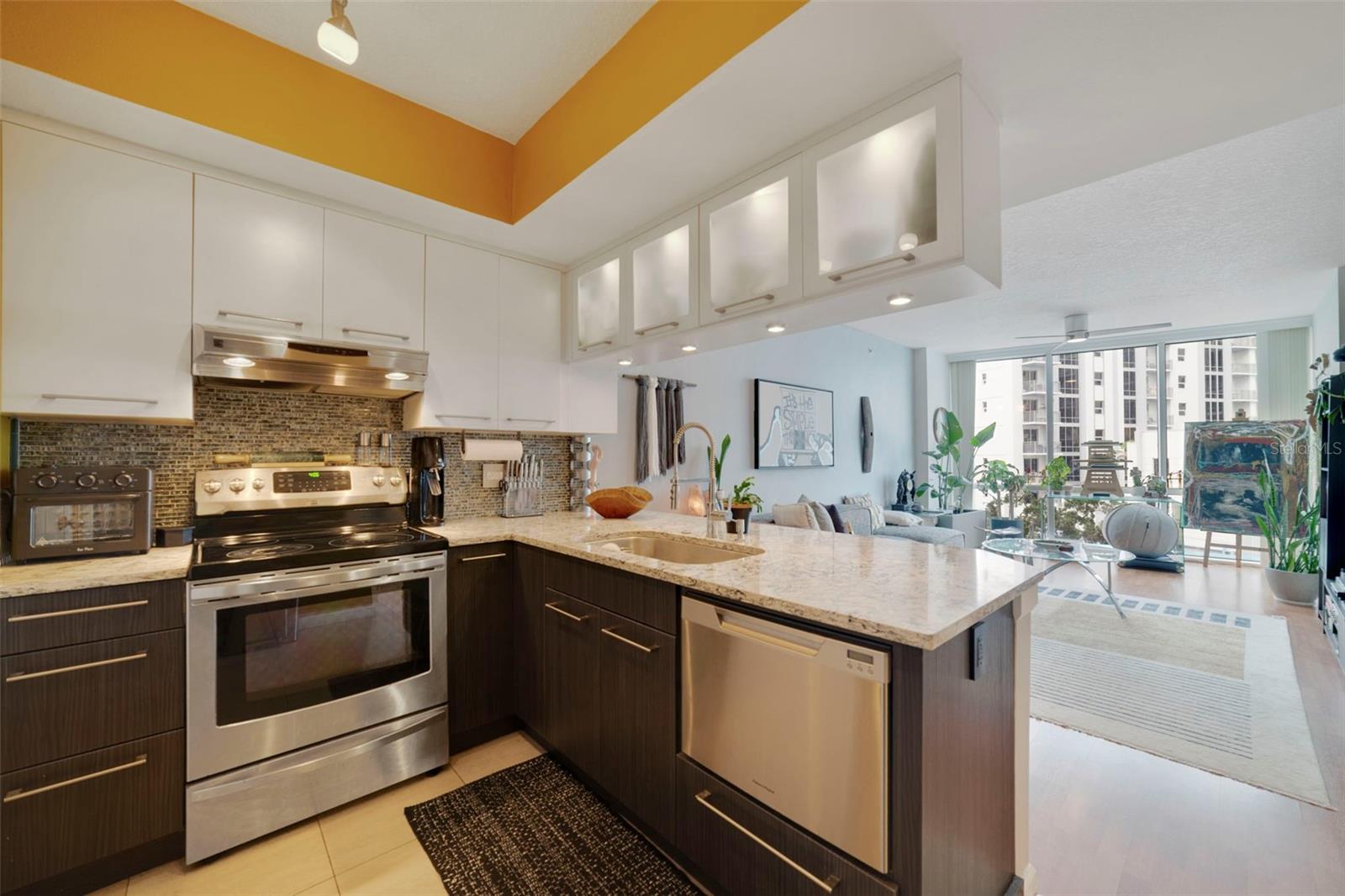 322 E CENTRAL BOULEVARD #811 photo 3
