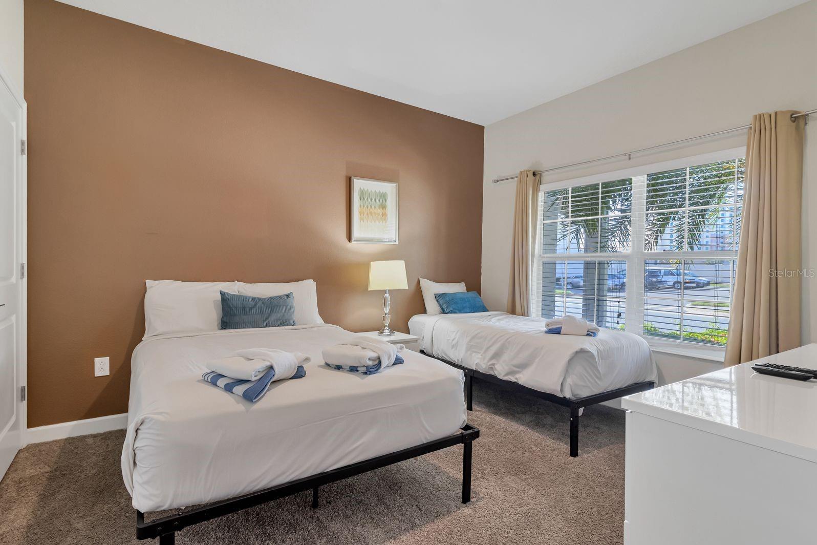 4914 Windermere Avenue — photo 4 of 46